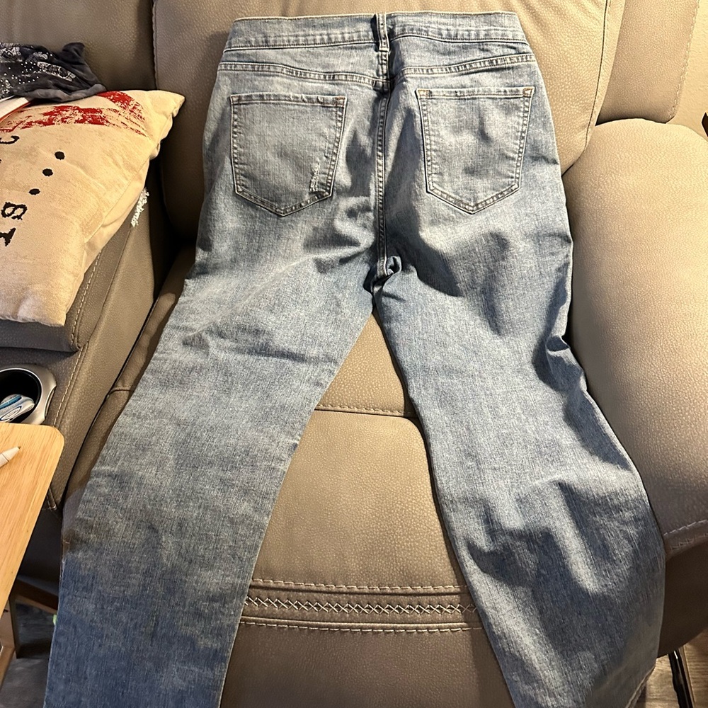 Old Navy Light Blue Distressed Boyfriend Jeans Size 16 Women’s - Picture 8 of 9